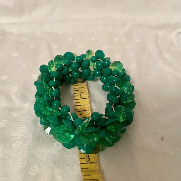 Vintage beaded green bracelet - Picture 4 of 4